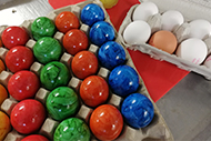 Bunt gefärbte Eier